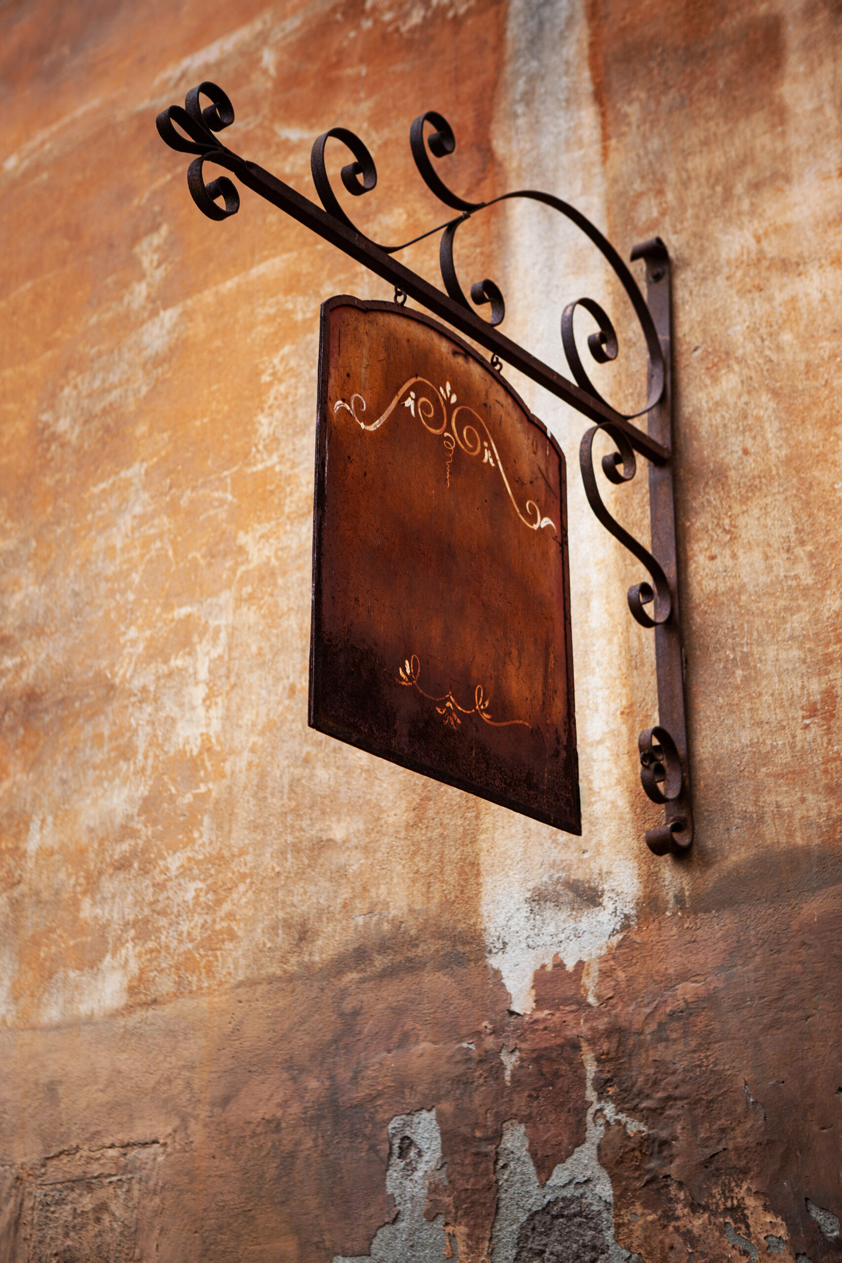 Decor of the alleys in Old Rome